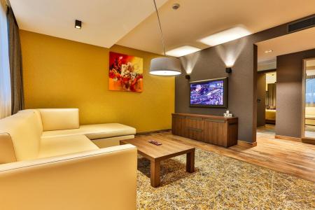 Отель Zeta Hotel в Рафаиловичи - Черногория