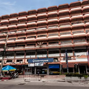 отель 7 Days Premium Hotel