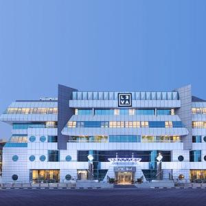 отель Leva Hotel and Suites Mazaya Centre