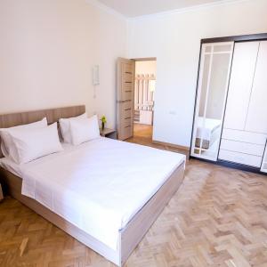 отель Alba Hotel Yerevan