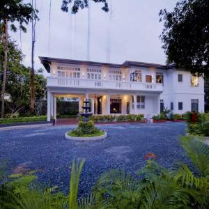 отель The Henry Hotel Manila