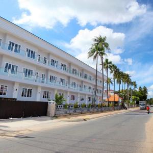 отель Sand Beach Resort