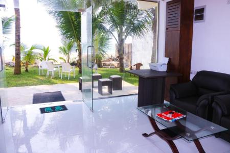 Отель Ocean Edge Hikka в Хиккадува - Шри-Ланка