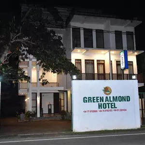 отель Green Almond Hotel