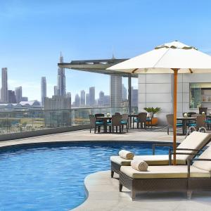 отель The Ritz-Carlton Executive Residences
