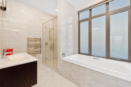 The Rees Hotel & Luxury Apartments