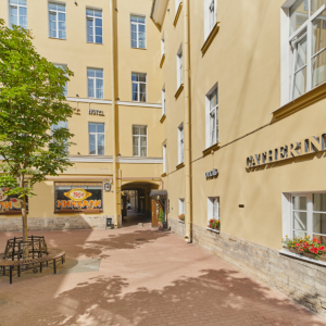 отель Catherine Art Hotel