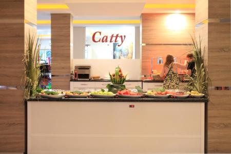 Cats Catty Garden Hotel