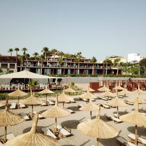 отель Adora Calma Beach Hotel