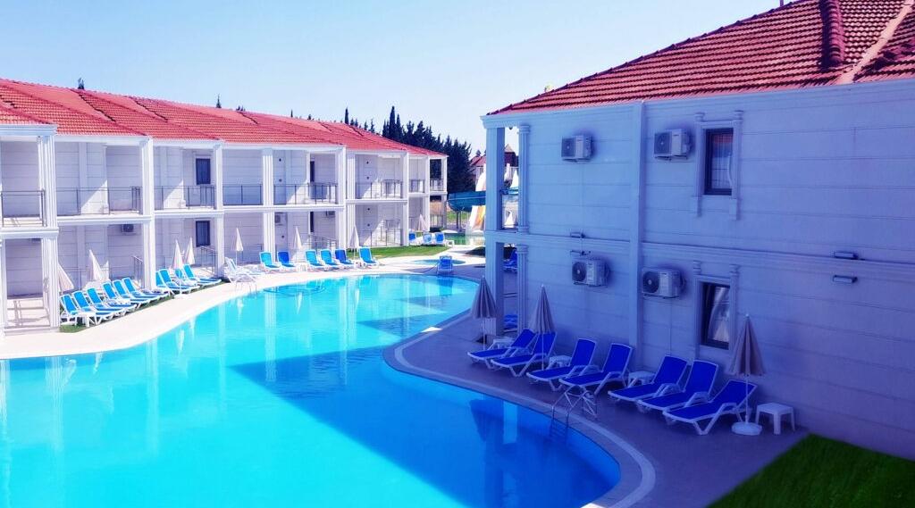 Отели 2023 года в турции. Ayra Family Club. Turkismeer Family Resort 5*. Ayra Family Club 4*. Familiclab Турция отель.