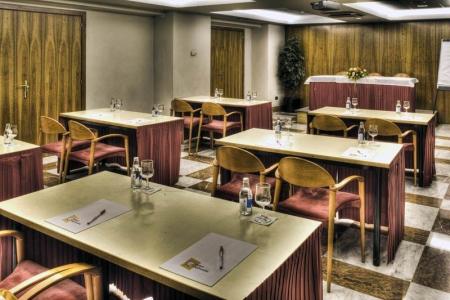 Отель Zenit Diplomatic в Андорра-ла-Велья - Андорра