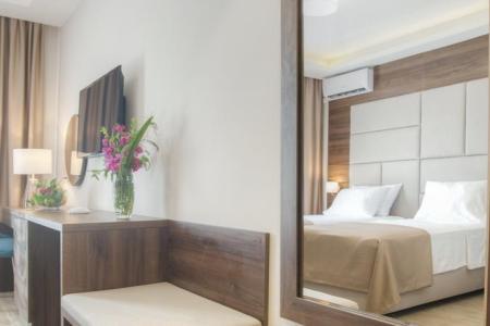 Отель Hotel Twelve в Будва - Черногория