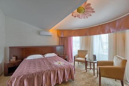 Загородный клуб Лачи