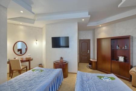 Загородный клуб Лачи