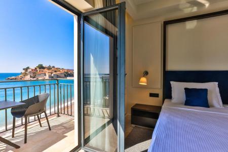 Отель California Hotel в Свети Стефан - Черногория