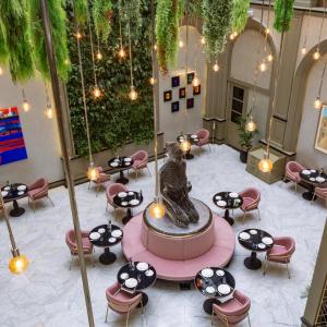 отель Art Gallery Hotel