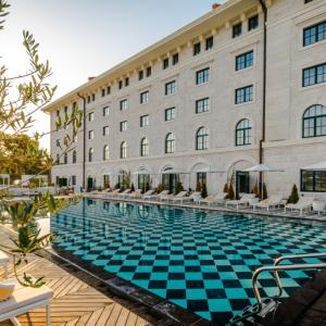 отель Brown Beach House & Spa Hotel
