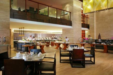 Отель Phoenix Waterside Gloria Resort Sanya в Санья - Китай