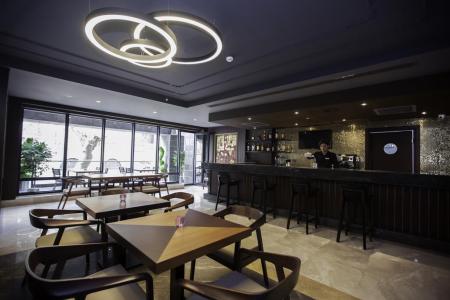 Отель Wyndham Grand Tbilisi в Тбилиси - Грузия