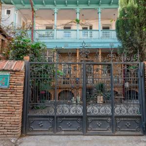 отель Gallery Apartment