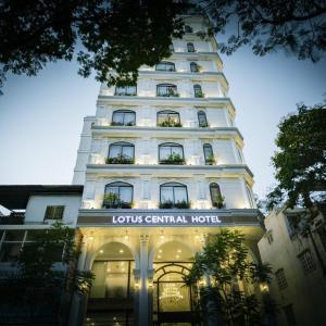 отель Happy Life Grand Hotel & Sky Bar