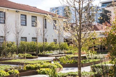 Peppers Gallery Hotel