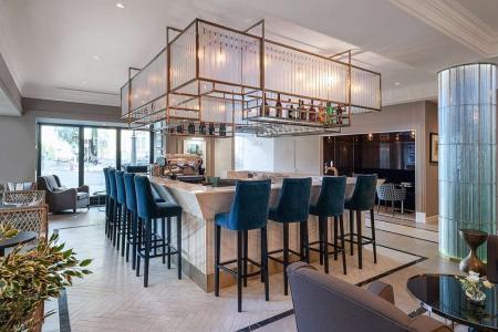 Отель Chekhoff Hotel Moscow Curio Collection by Hilton в Москва - Россия