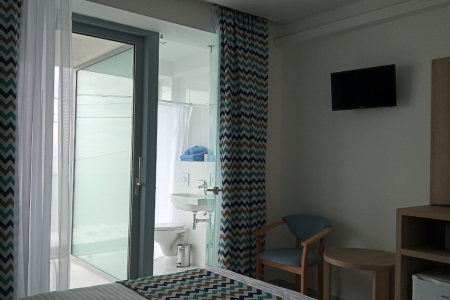 Отель La Familia в Лоо - Россия