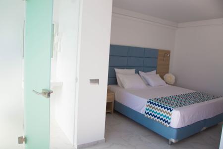 Отель La Familia в Лоо - Россия