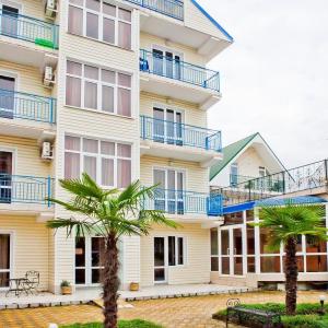 отель Уютный дворик (ул. Цветочная)