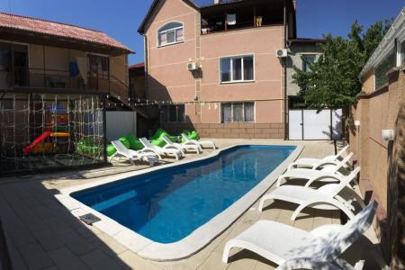 Отель F-Hotel Guest House в Феодосия - Россия