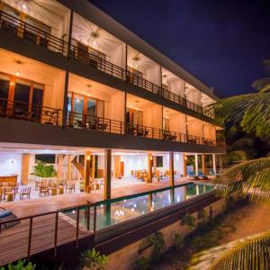 отель Kiha Beach