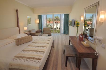 Отель Alexander The Great Beach Hotel  в Пафос - Кипр