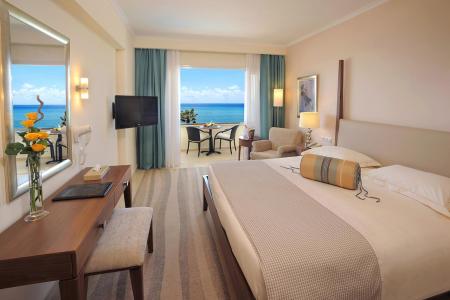 Отель Alexander The Great Beach Hotel  в Пафос - Кипр