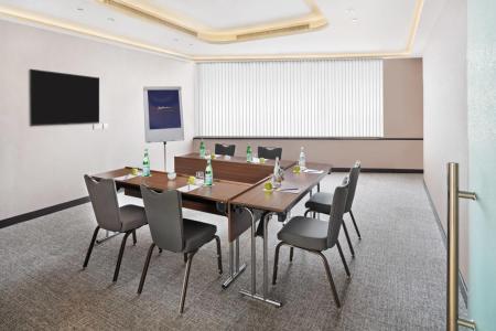 Отель Radisson Blu Hotel, Dubai Canal View в Даунтаун Дубай - ОАЭ