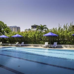 отель Rose Garden Residences