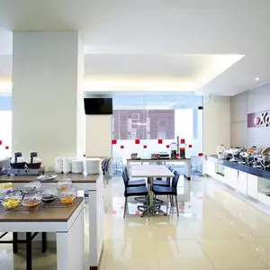 отель Amaris Hotel La Codefin Kemang