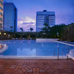 отель Menara Peninsula Hotel