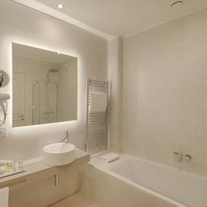 отель NH Collection Roma Fori Imperiali