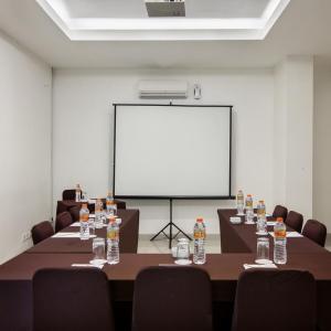 отель Amaris Hotel Pancoran
