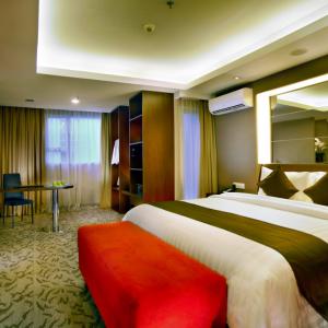отель Aston Pluit Hotel & Residence