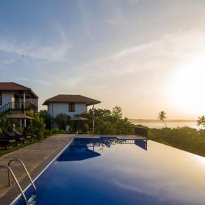 отель Ananthaya Beach