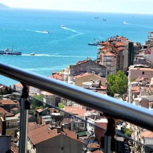 отель Away Suites