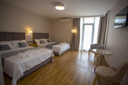 Отель Chveni Ezo Boutique Hotel в Кобулети - Грузия