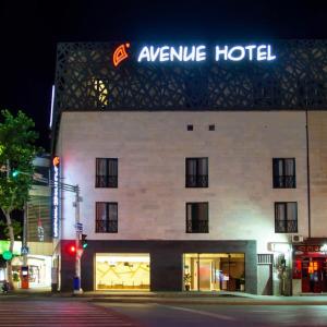 отель Avenue Hotel