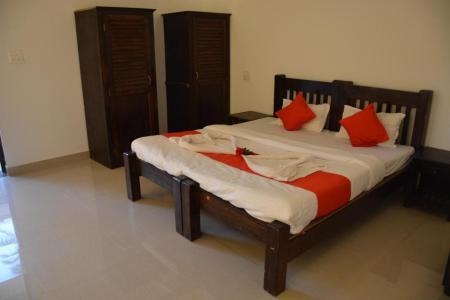 Отель Hotel Saiganesh в Мандрем - Индия