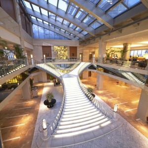 отель Hotel Keihan Universal Tower