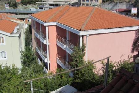 Alexandra T Aparthotel