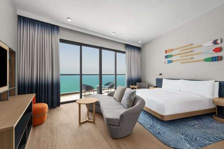 Отель Hampton by Hilton Marjan Island в Рас-эль-Хайма - ОАЭ