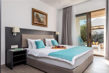 Отель Hotel Eleven в Петровац - Черногория